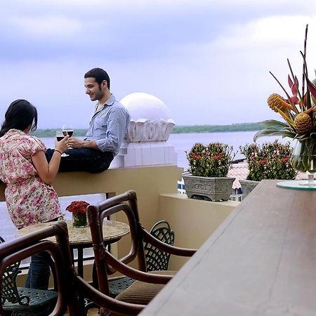 Hotel Boutique Mansion Del Rio جواياكيل المطعم الصورة